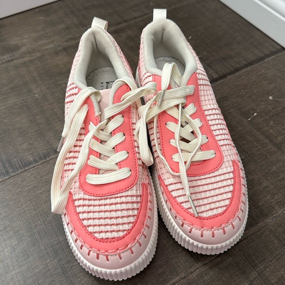 NICOLE MILLER SNEAKERS SIZE 6